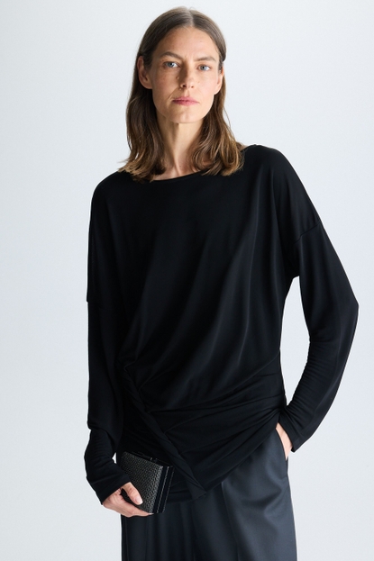 DRAPED KNIT ASYMMETRIC T-SHIRT