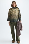 Print twill stretch knit oversize blouse